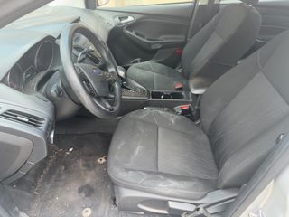 2018 Ford Focus SE - Interior Front Seat Image
